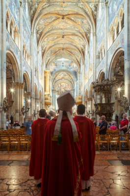 Photo of the central nave in the Cathedral of S. Maria Assunta in Parma - Arte Cristiana n. 914 | A. Nanni